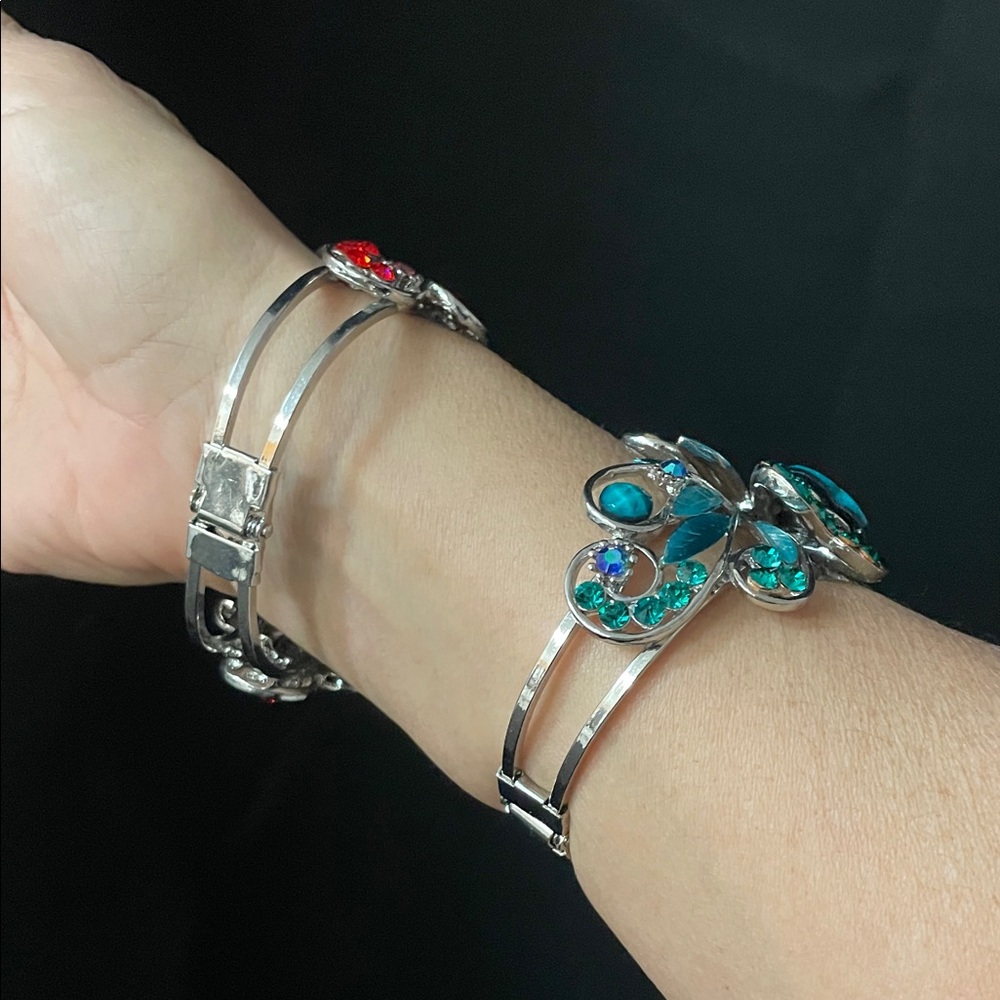 GIVEY - 2 NEW Floral Sparkly Cuff Bracelets - Red and Turquoise - branded SDLZ - Picture 4 of 6